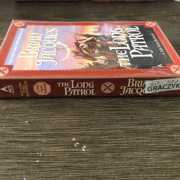 The Long Patrol (A Novel of Redwall) by: Brain Jacques paperback book - Picture 5 of 5